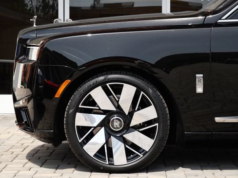 New 2026 Rolls-Royce Cullinan AWD/4WD image 12
