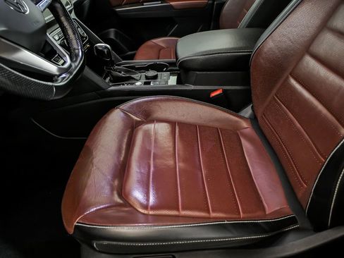 Used 2023 Volkswagen Atlas Cross Sport SEL Premium R-Line image 13