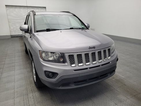 Used 2017 Jeep Compass Latitude image 14