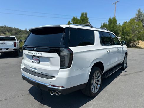 New 2025 Chevrolet Suburban Premier w/ LPO, Illumination Package image 4