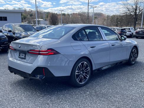 New 2026 BMW 530i xDrive w/ M Sport Package AWD/4WD image 6