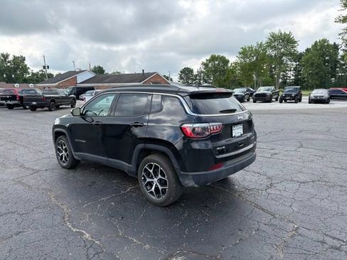 Used 2024 Jeep Compass Limited AWD/4WD image 5