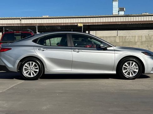 Used 2025 Toyota Camry LE image 9