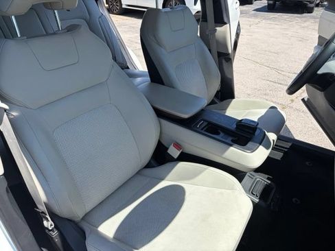 Used 2023 Nissan Ariya FWD image 35
