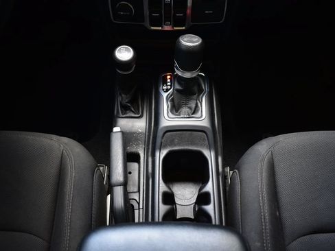 Used 2023 Jeep Wrangler Unlimited Sport AWD/4WD image 36