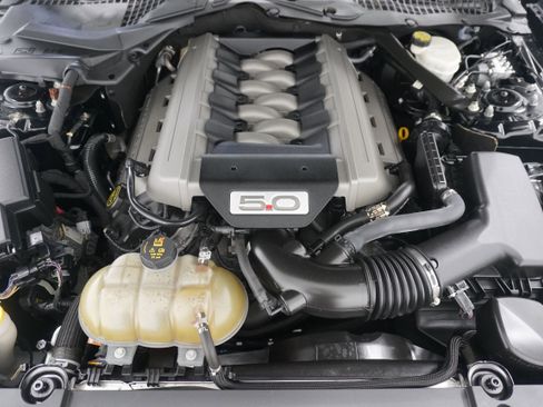 Used 2017 Ford Mustang GT Premium w/ Equipment Group 401A RWD image 31