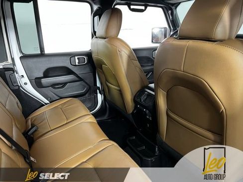 Used 2022 Jeep Wrangler Unlimited Sahara w/ Safety Group AWD/4WD image 26