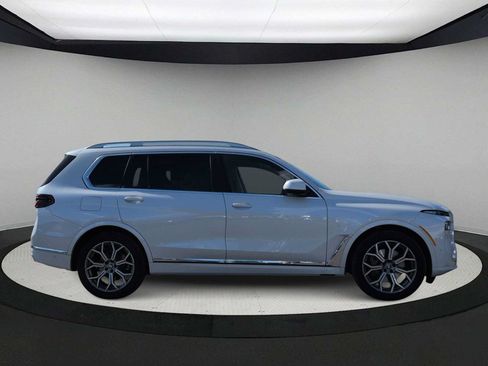 Used 2026 BMW X7 xDrive40i w/ Premium Package AWD/4WD image 9