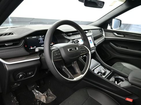 New 2026 Jeep Grand Cherokee Altitude image 15