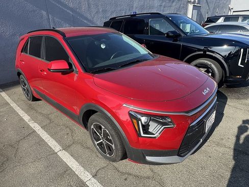 Used 2023 Kia Niro LX FWD image 1