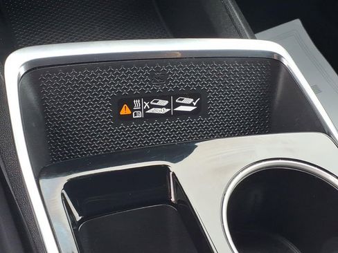 Used 2025 Chevrolet Equinox LT w/ Convenience Package II image 19