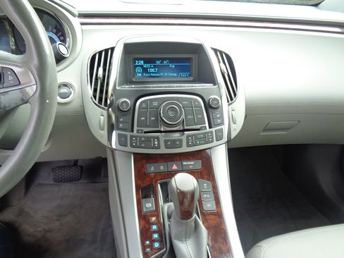 Used 2010 Buick LaCrosse CXL w/ Luxury Package AWD/4WD image 14