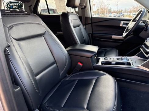 Used 2023 Ford Explorer XLT w/ Equipment Group 202A image 9
