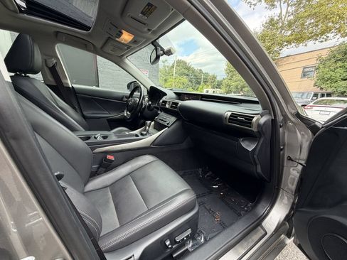 Used 2016 Lexus IS 300 AWD w/ Premium Package image 15