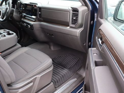 Used 2023 Chevrolet Silverado 1500 LT image 46
