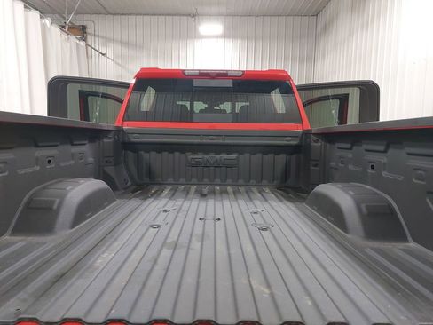 Used 2024 GMC Sierra 2500 SLT w/ SLT Convenience Package image 12