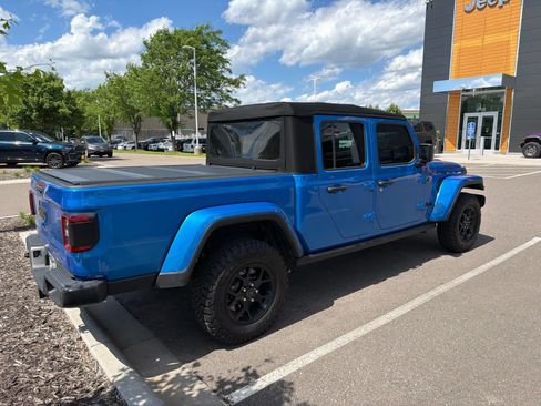 Used 2024 Jeep Gladiator Sport AWD/4WD image 5
