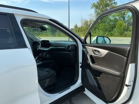 Used 2024 Chevrolet Blazer LT w/ Convenience Package FWD image 17