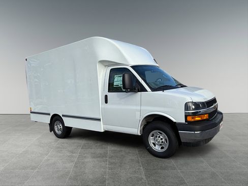 New 2025 Chevrolet Express 3500 Work Van w/ Power Convenience Package image 7