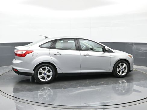 Used 2013 Ford Focus SE FWD image 5