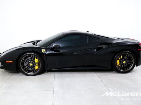 Used 2017 Ferrari 488 GTB RWD image 5