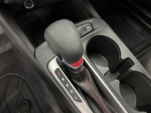Used 2025 Chevrolet Trax RS w/ Sunroof Package FWD image 15