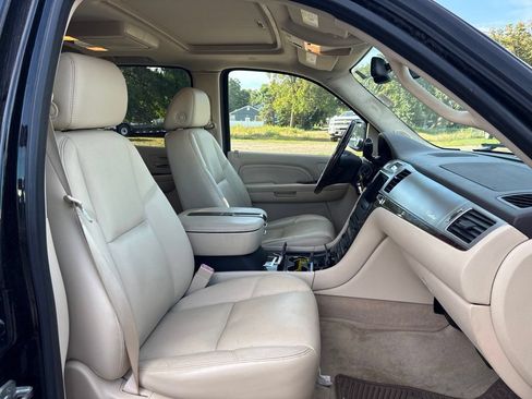 Used 2008 Cadillac Escalade EXT AWD/4WD image 13