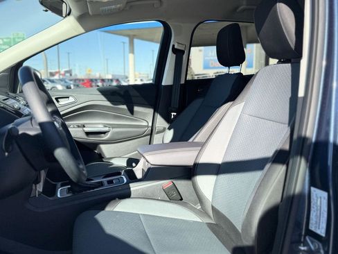 Used 2018 Ford Escape SE image 18