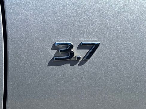 Used 2017 INFINITI QX50 2WD w/ Premium Plus Package image 4