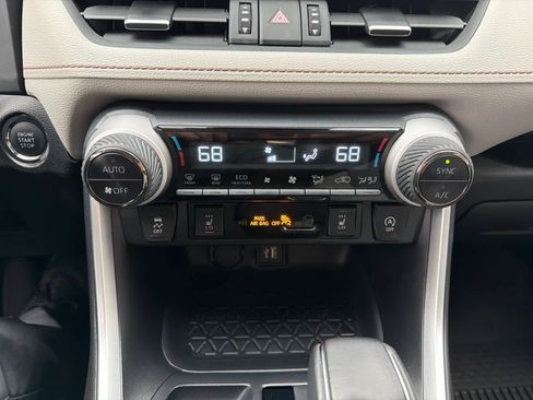 Used 2023 Toyota RAV4 XLE Premium image 21