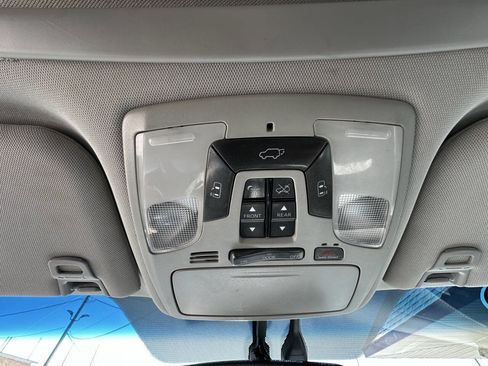 Used 2017 Toyota Sienna Limited Premium AWD/4WD image 11