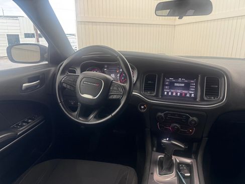 Used 2019 Dodge Charger SXT RWD image 15