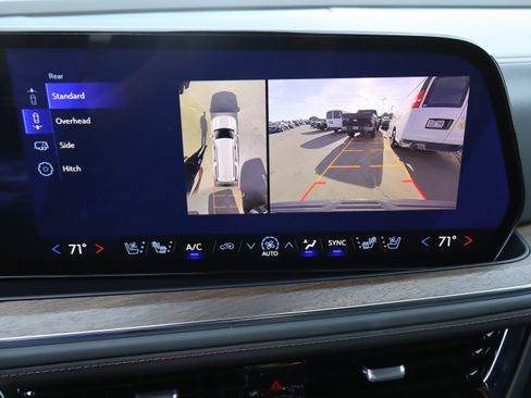 Used 2026 Chevrolet Suburban High Country image 31