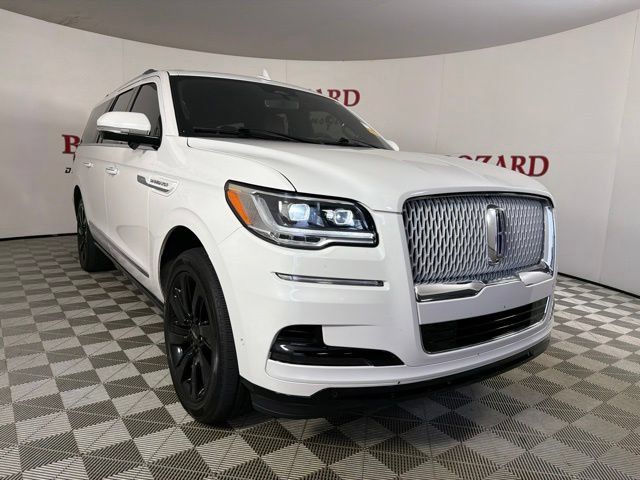 Used 2022 Lincoln Navigator L Reserve AWD/4WD image 1