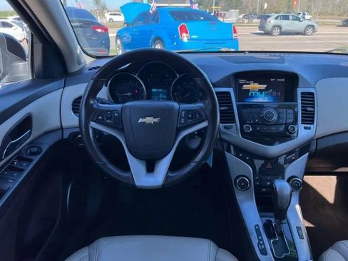 Used 2013 Chevrolet Cruze LT image 16