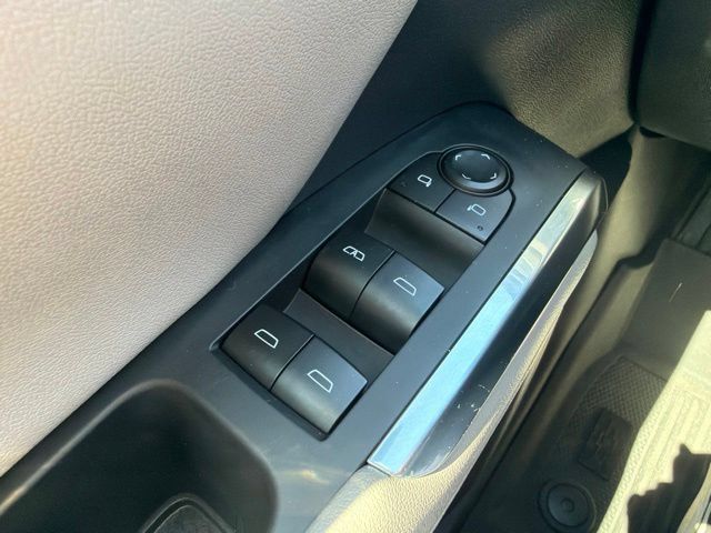 Used 2024 Chevrolet Traverse LT w/ LPO, Floor Liner Package FWD image 18