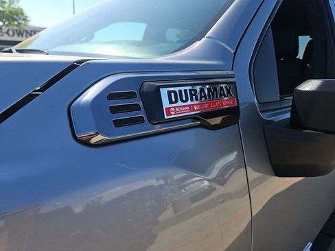 Used 2025 GMC Sierra 2500 AT4 image 30