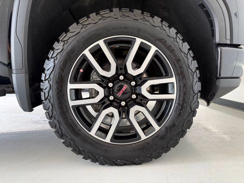 Used 2024 GMC Sierra 1500 AT4 w/ Technology Package AWD/4WD image 45