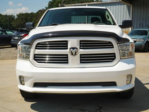 Used 2016 RAM 1500 Express RWD image 17