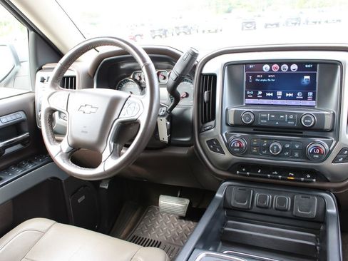 Used 2016 Chevrolet Silverado 1500 LTZ Z71 w/ LTZ Plus Package AWD/4WD image 8