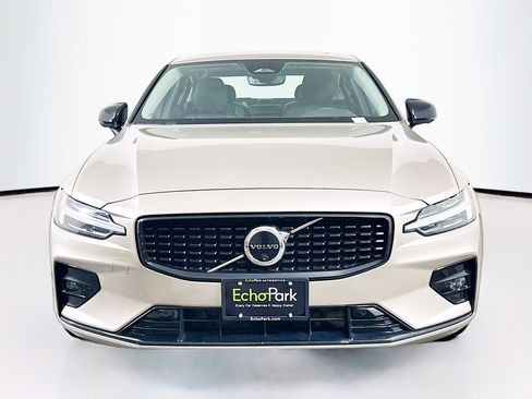 Used 2024 Volvo S60 B5 Plus image 2