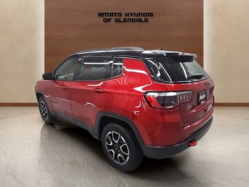 Used 2025 Jeep Compass Trailhawk AWD/4WD image 4