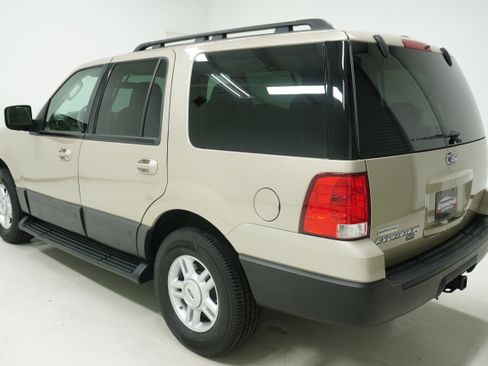 Used 2006 Ford Expedition XLT RWD image 6