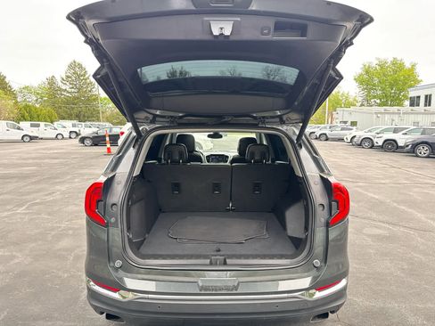 Used 2020 GMC Terrain SLT w/ GMC Pro Grade Package AWD/4WD image 15