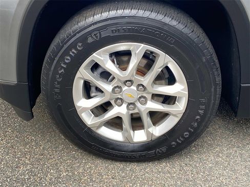 Used 2021 Chevrolet Traverse LT image 22