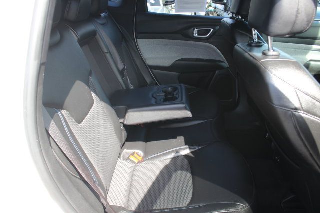 Used 2024 Jeep Compass Latitude AWD/4WD image 30