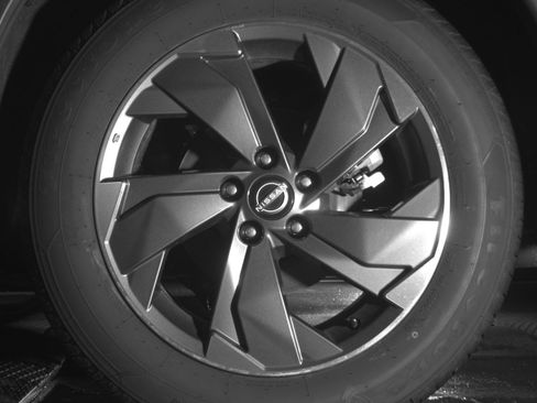 Used 2025 Nissan Rogue SV FWD image 14