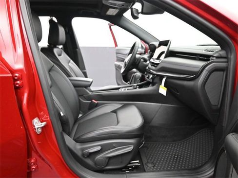 New 2026 Jeep Compass Latitude image 18