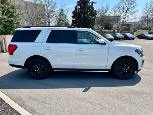 Used 2022 Ford Expedition XLT image 4