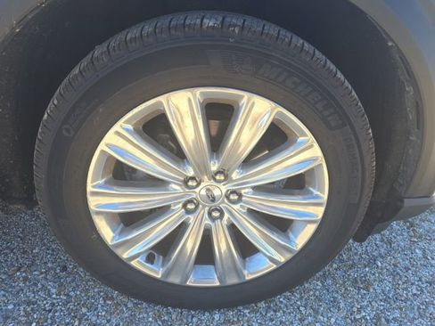 Used 2021 Ford Explorer Limited w/ Equipment Group 301A image 10